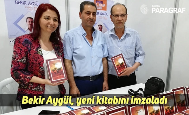 Bekir Aygül, yeni kitabını imzaladı