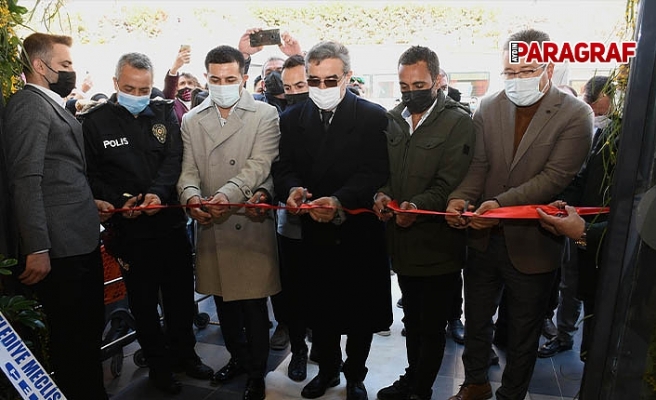 Kuşadası Belediye Başkanı Ömer Günel’den yeni açılan işletmelere destek