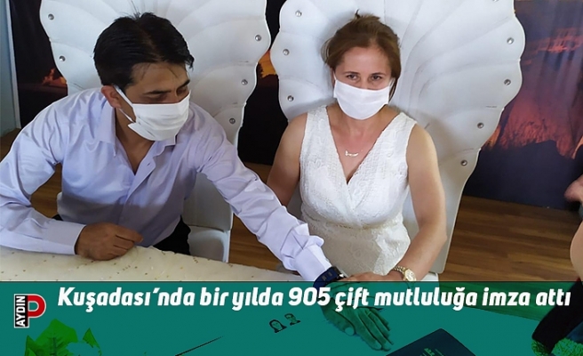 Kuşadası’nda bir yılda 905 çift mutluluğa imza attı