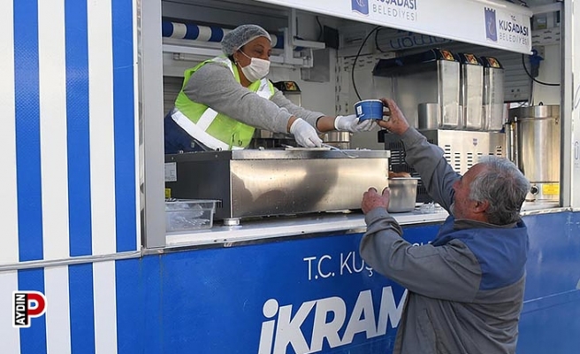 Kuşadası Belediyesi’nin sıcak çorba ikramı Kirazlı sakinlerinin içini ısıttı