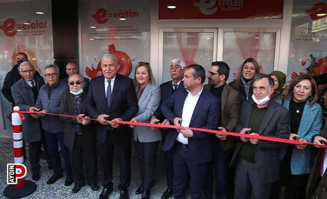 Efeler’in dört bir yanı kitap kafe