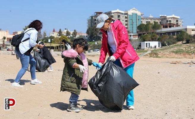 Didim'de minikler yetişkinlere örnek oldu