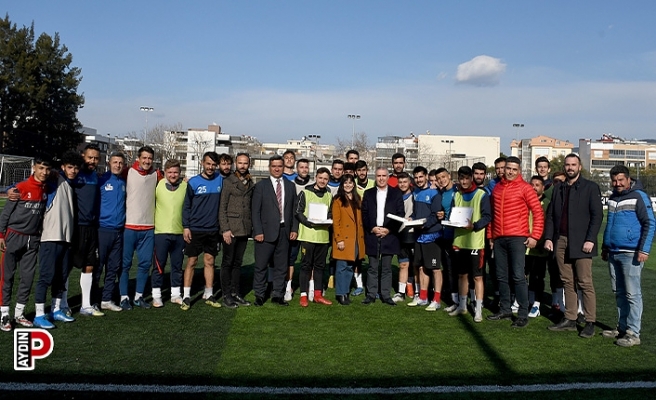 Kuşadası Belediyesi’nden Davutlarspor’a moral dopingi