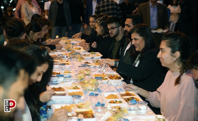 Başkan Çerçioğlu öğrencilerle iftar sofrasında buluştu