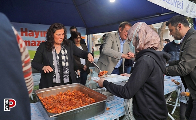 Başkan Çerçioğlu vatandaşlarla iftar sofralarında buluşmaya devam ediyor