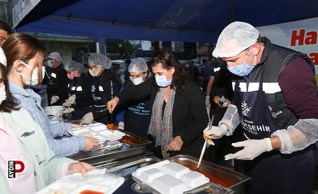Binlerce Aydınlı Büyükşehir’in iftar sofralarında buluştu