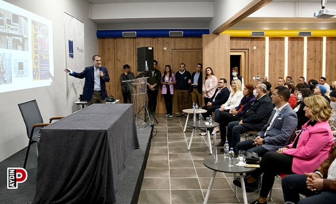 Dijital Dünyanın Kapıları İstasyon Topluluk Merkezi’nde aralandı