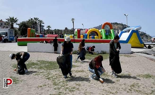 Geleceğin doktorlarından Kuşadası’nda çevreci etkinlik