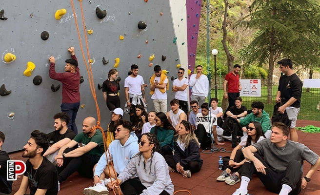 Tırmanma duvarı lise ve üniversite öğrencilerini ağırladı