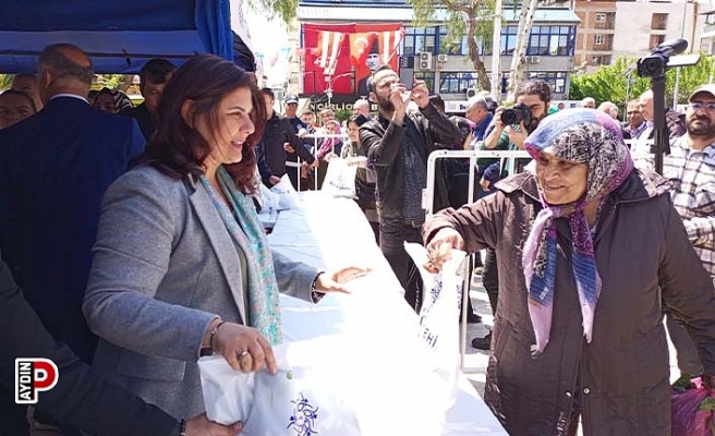 İncirliova’da binlerce fide dağıtıldı