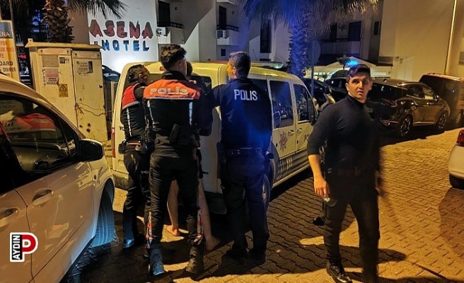 Kuşadası'nda iki grup arasında bıçaklı kavga: 2 yaralı