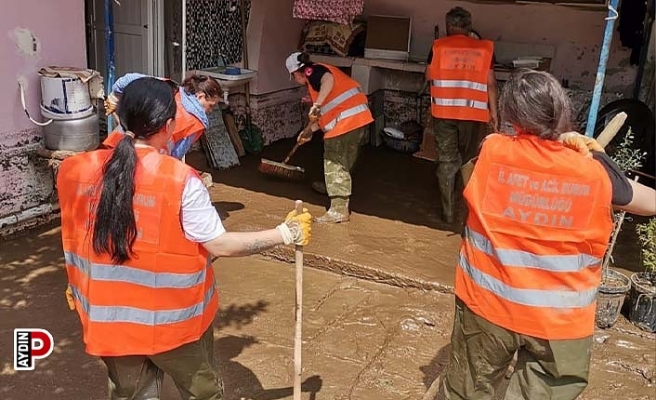AFAD Gönüllüleri, selin yaraları sarılıyor