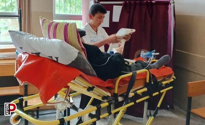 Aydın'da 91 vatandaş ambulansla sandığa ulaştırıldı