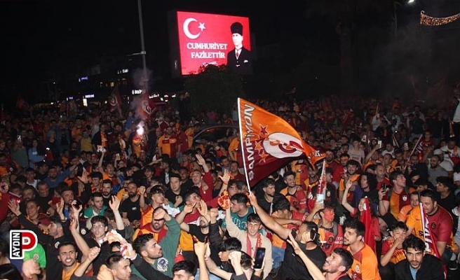 Aydın'da cadde ve sokaklar sarı-kırmızıya boyandı