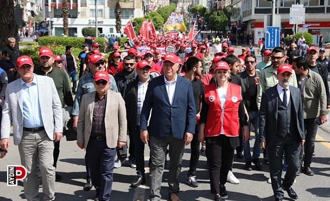 Efeler emeğin bayramını kutladı