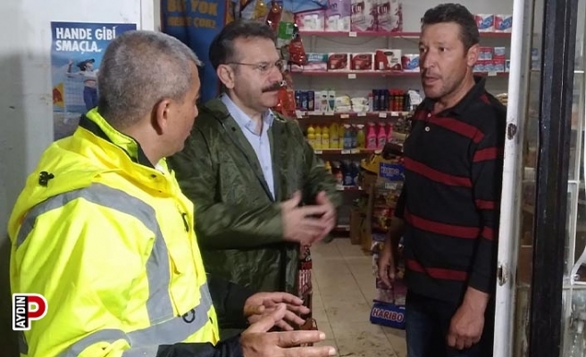 Koçarlı’da sağanak yağış taşkınlara neden oldu