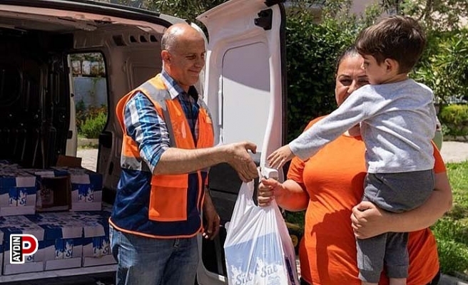 Kuşadası Belediyesi’nden çocuklara 16 bin 500 litre süt desteği