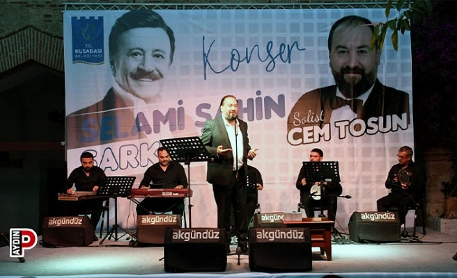 Birbirinden güzel şarkılar dinleyenleri mest etti