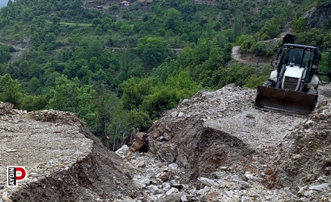 Efeler Belediyesi’nden kapanan yollara müdahale