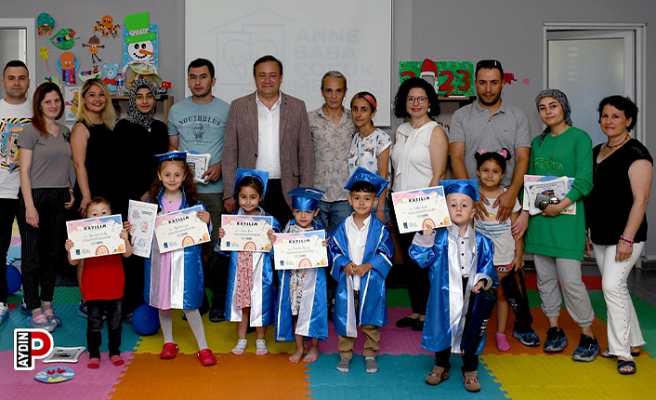 Hem mezuniyetlerini, hem Babalar Günü'nü kutladılar