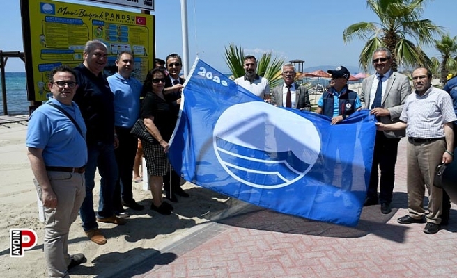 Kuşadası’nda Mavi Bayraklar dalgalanmaya başladı