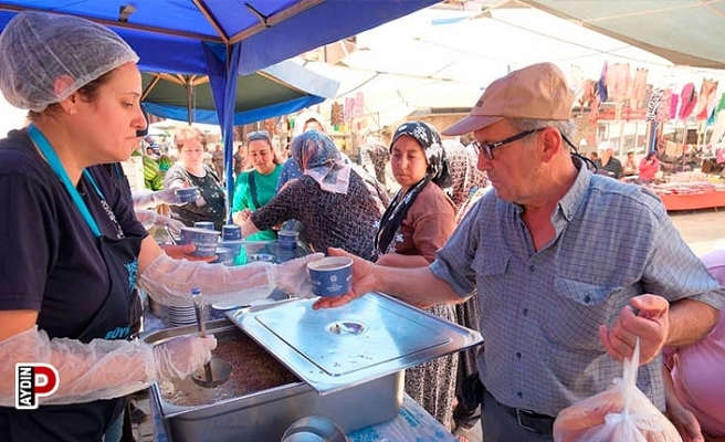 Aydın Büyükşehir Belediyesi'nden vatandaşlara aşure ikramı