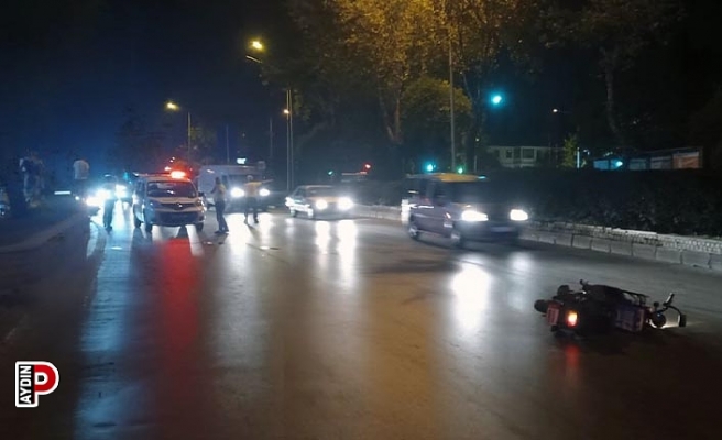 Refüje çarpan sürücü yaralandı