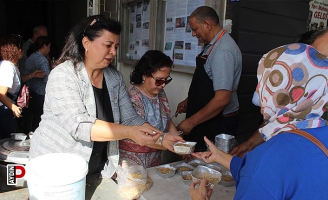 MHP’li kadınlardan aşure hayrı