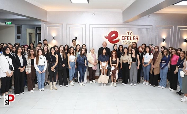 Başkan Atay, ADÜ’lü öğrencilerle bir araya geldi