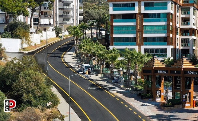 Ege Mahallesi’nde yol seferberliği sürüyor
