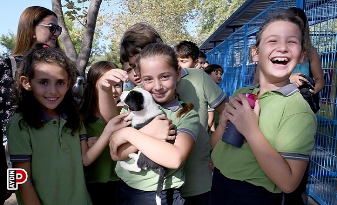 Kuşadası Belediyesi can dostları çocuklarla buluşturdu