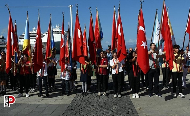 Kuşadası’nı cumhuriyetin 100. yıl coşkusu sardı