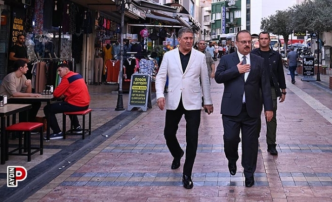Vali Canbolat, esnafları ziyaret ederek hayırlı işler diledi