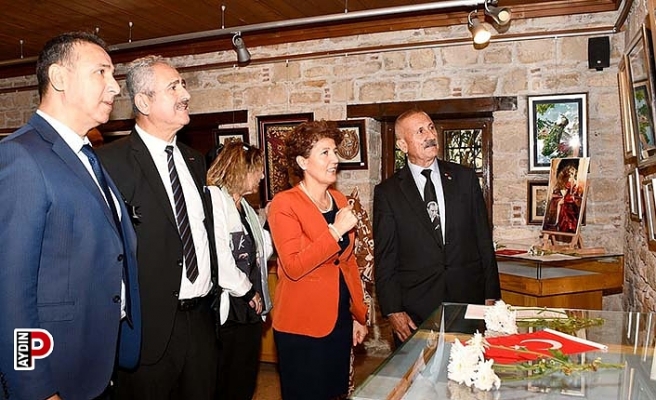 Atatürk rölyefleri İbramaki Sanat Galerisi’nde