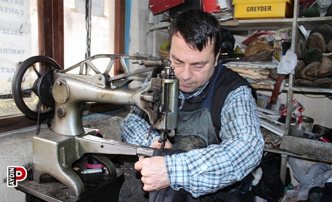 Çanta tamirine rağbet arttı, esnafın yüzü güldü