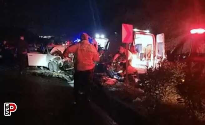 İki otomobil kafa kafaya çarpıştı: 2'si ağır 5 yaralı