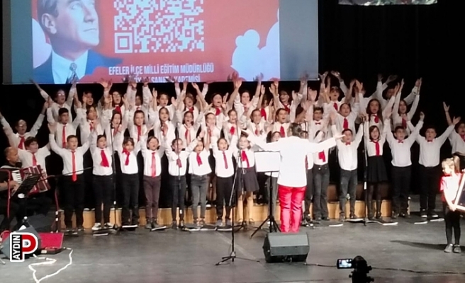 Öğrencilerin 100. yıl konseri ayakta alkışlandı