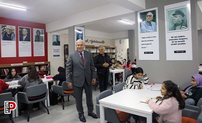 Başkan Atay Kitap Kafe'de çocuklarla buluştu