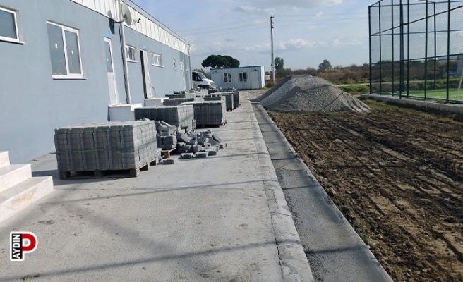 Kardeşköy Futbol Sahası’nda çalışmalar devam ediyor