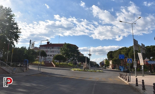 Karacasu'da okul bahçeleri geçici olarak otopark hizmeti verecek