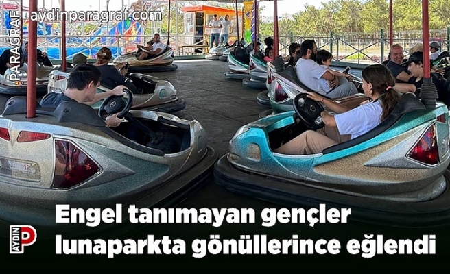 Engel tanımayan gençler lunaparkta gönüllerince eğlendi