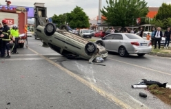 Takla atan araçtan fırladı