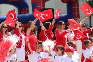 Efeler Belediyesi Gündüz Bakımevleri’nde 23 Nisan coşkusu