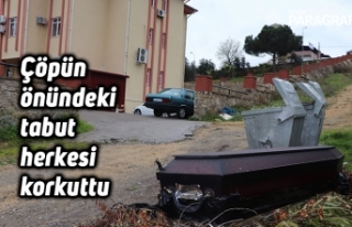 Çöpün önündeki tabut herkesi korkuttu
