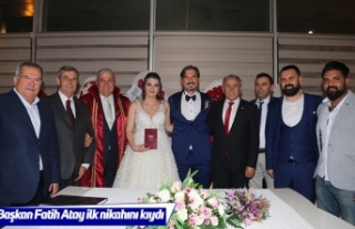 Başkan Fatih Atay ilk nikahını kıydı