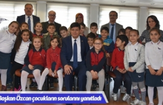 Başkan Özcan çocukların sorularını yanıtladı