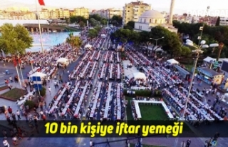 10 bin kişiye iftar yemeği