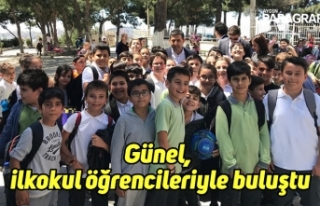 Günel, ilkokul öğrencileriyle buluştu