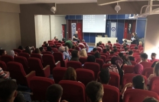 Koçarlı MYO'da madde bağımlılığı semineri