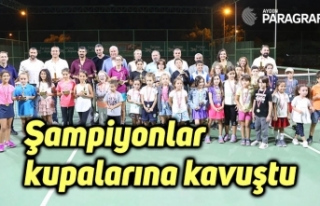 Şampiyonlar kupalarına kavuştu